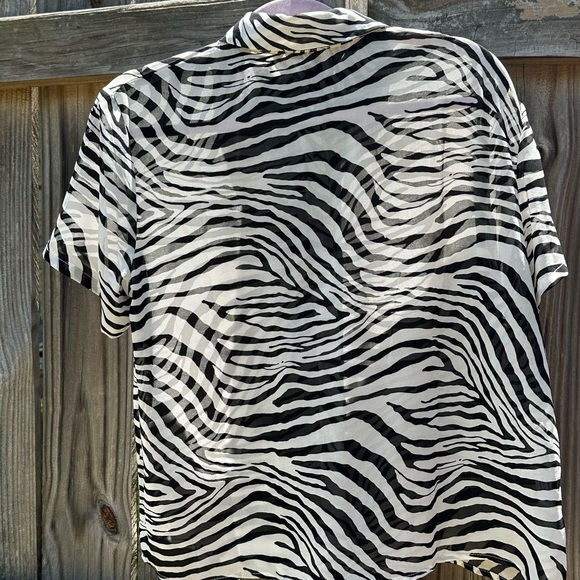 Princess Polly semi sheer zebra print button up size US 6 - Picture 4 of 4